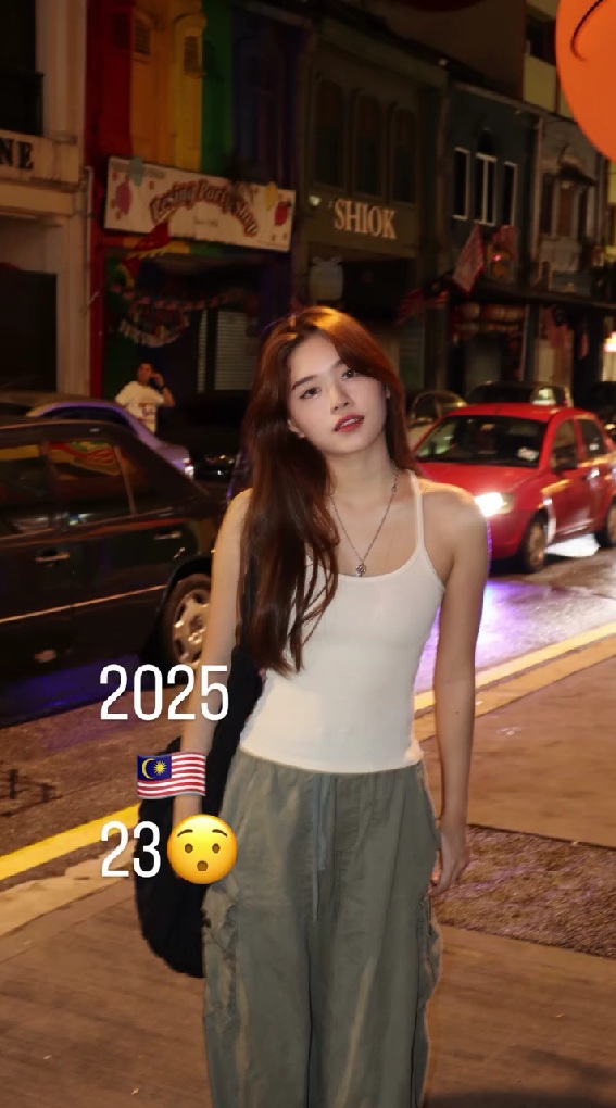 素朴な13歳の女の子→10年後……　驚きの変化に「めっちゃくちゃきれい」「すごすぎる」【海外】