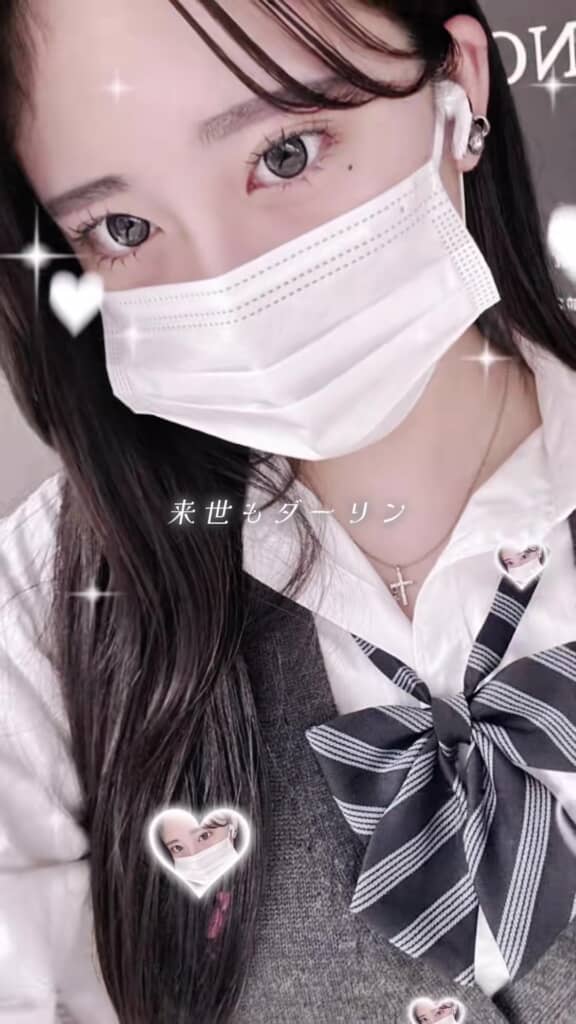 垢抜けた女性（前髪なし）