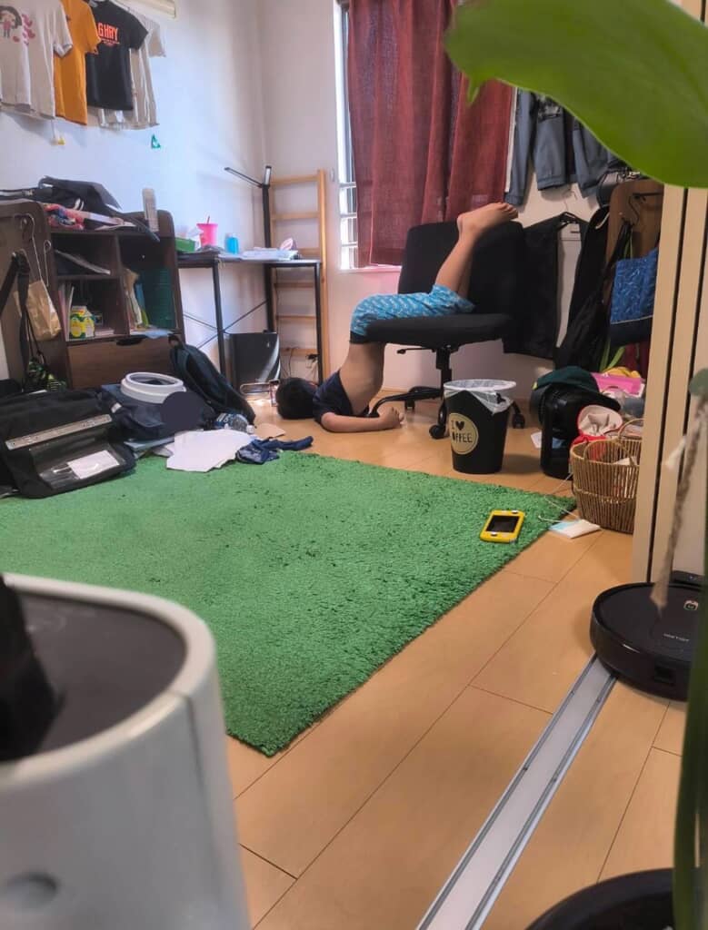 まさに暇を表現した姿