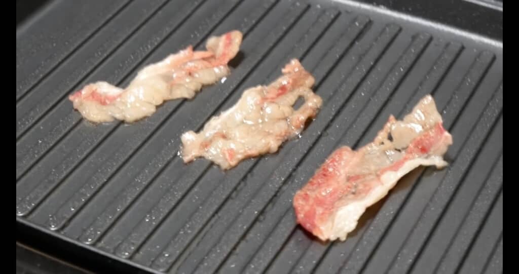 じゅうじゅう焼けていくバラ肉