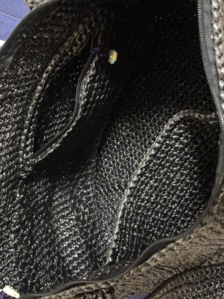 内ポケット完備！