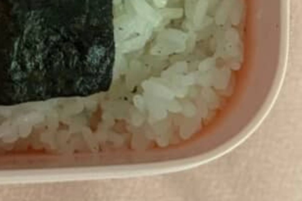 20代男性→彼女のために“キャラ弁”を作るも……　まさかの仕上がりに「しぬwww」「雨穴さんじゃねえか」 | グルメ ねとらぼ