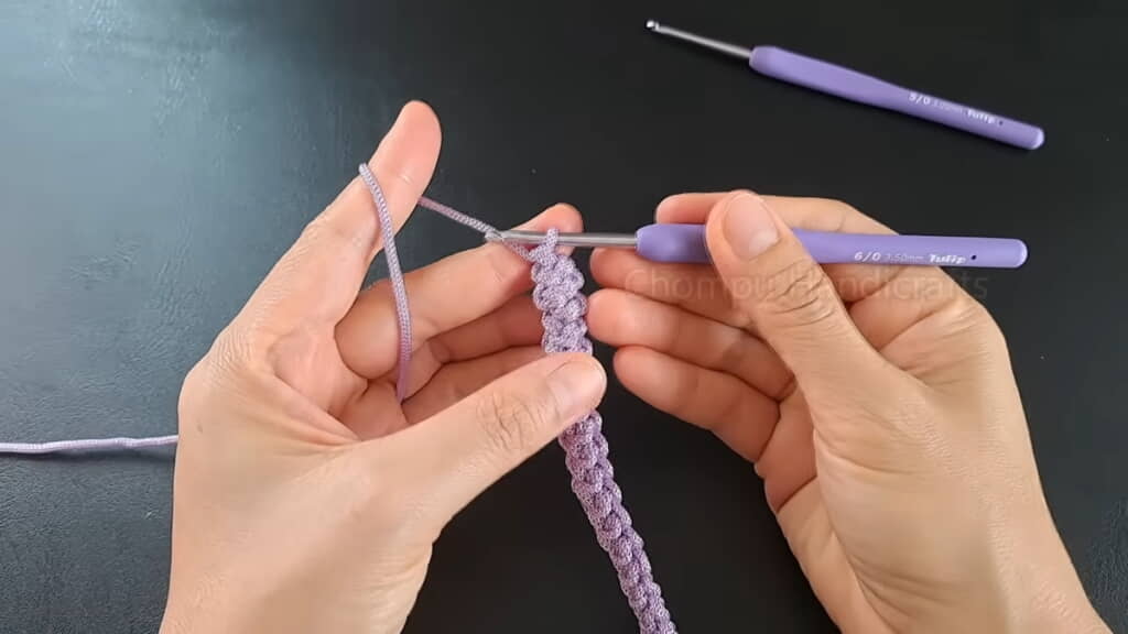 エビ編みで持ち手のベースを作る