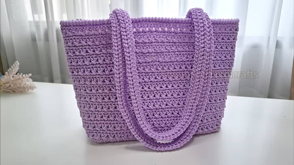 仕上がりサイズは幅33センチ、高さ23センチ、厚み10センチ、持ち手長60センチ