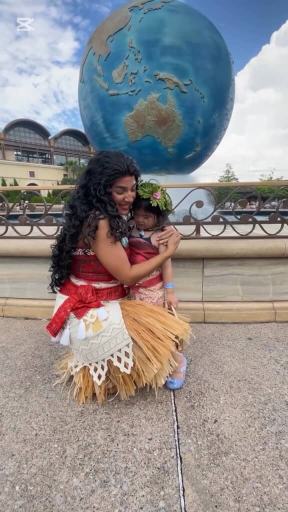 大好きなモアナとハグ