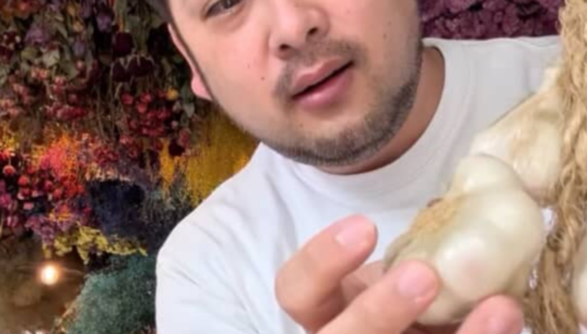 逆プロポーズをしたい女性「花束にニンニクを入れてほしい」→花屋が作ったのは……　まさかの仕上がりに「センスえぐい」「さすがの完成度」（1/3） | ライフスタイル ねとらぼ