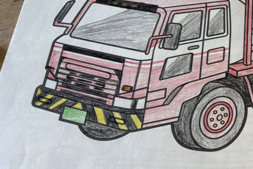 娘の塗り絵をパパが塗った結果……