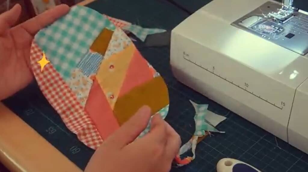 楕円形にカットします