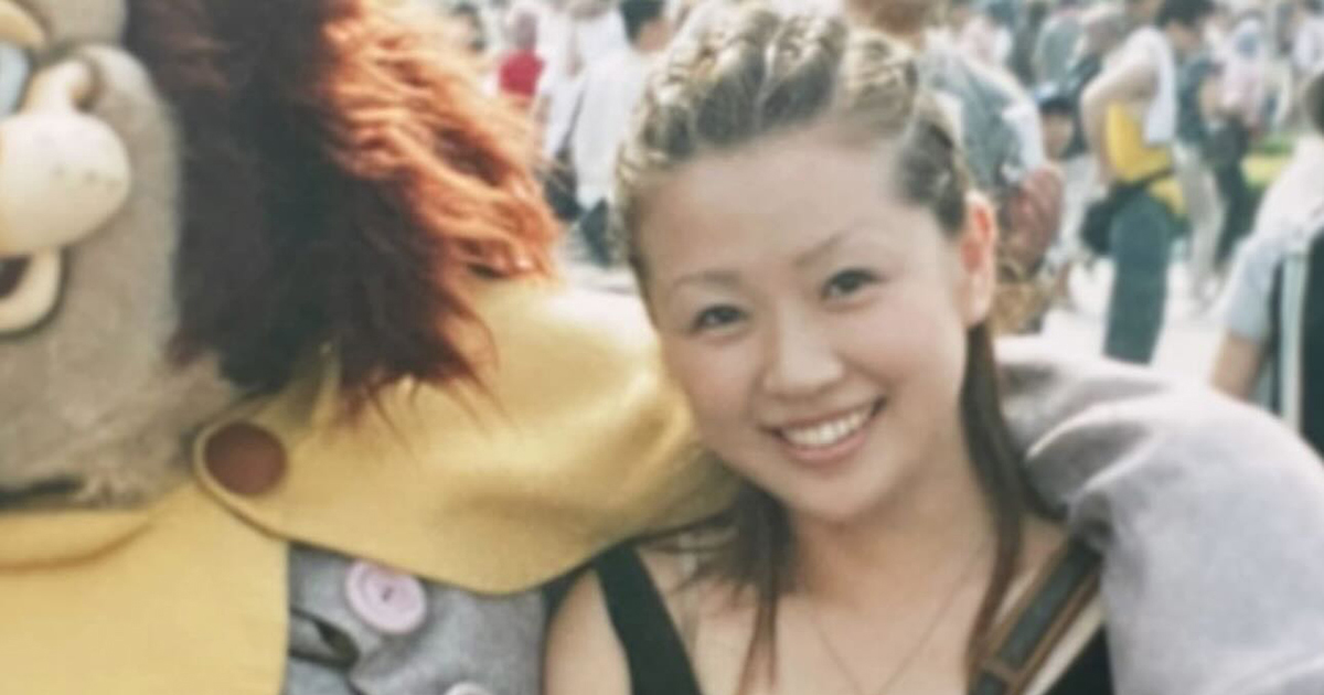 18歳で息子を産んだママ→25年後……「えーー!!」　想像を超える“現在の姿”に「カップルにしか見えません」「ママさん若すぎん!?」（1/2） | ライフスタイル ねとらぼ