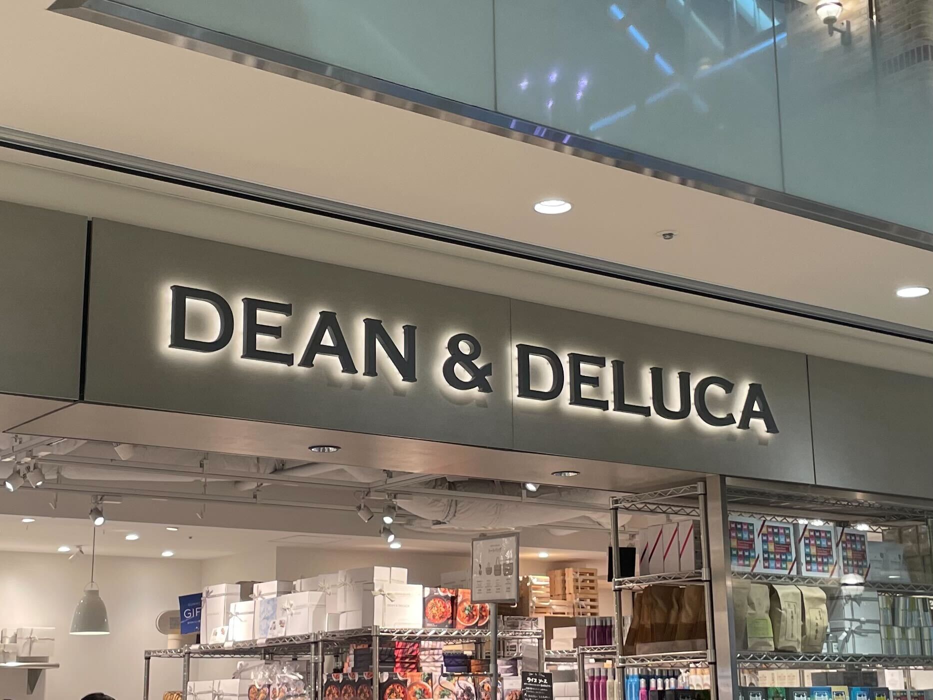「色違いで4つ使ってます」 DEAN&DELUCAの“折りたためる保冷バッグ”が高評価 軽くて持ちやすく「生活感なく持ち運べる」「牛乳を横倒しでも余裕」の声(1/2) | バッグ ねとらぼリサーチ