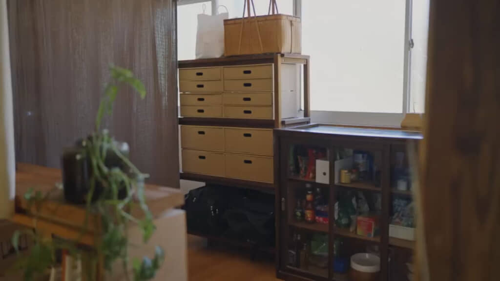 アフター。ダンボール収納ケースが驚くほどぴったりはまっています