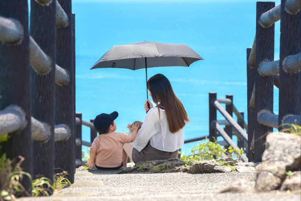 お兄ちゃんが妹ちゃんをなでなで