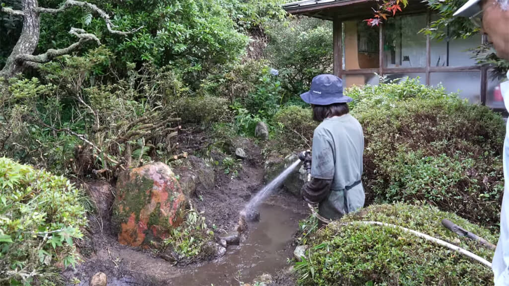 石を洗ってから