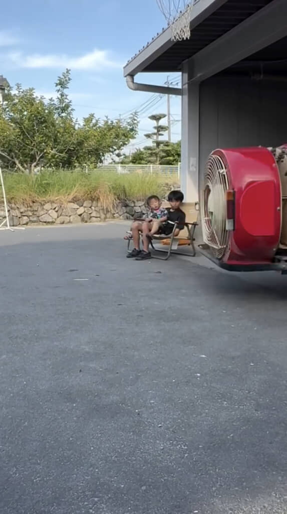 農機具が通り過ぎるまで待機！