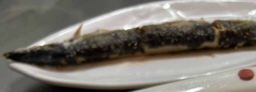 夜ごはんの秋刀魚