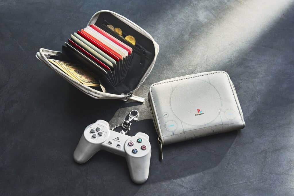 初代「PlayStation」モチーフのじゃばら式財布＆コントローラーのマスコットキーホルダー