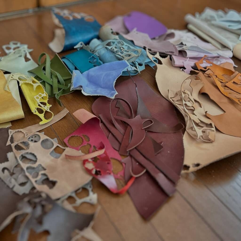 靴職人の夫からもらったハギレ