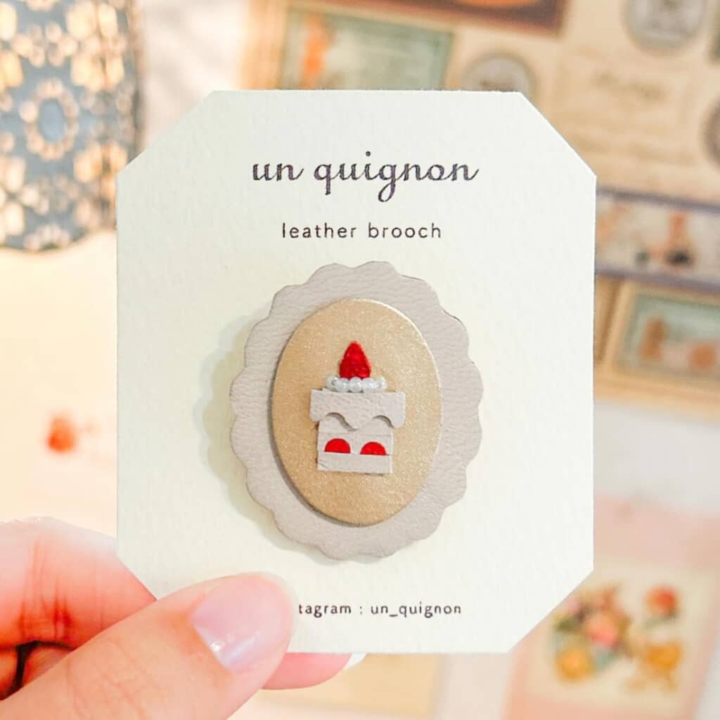 ショートケーキのブローチ