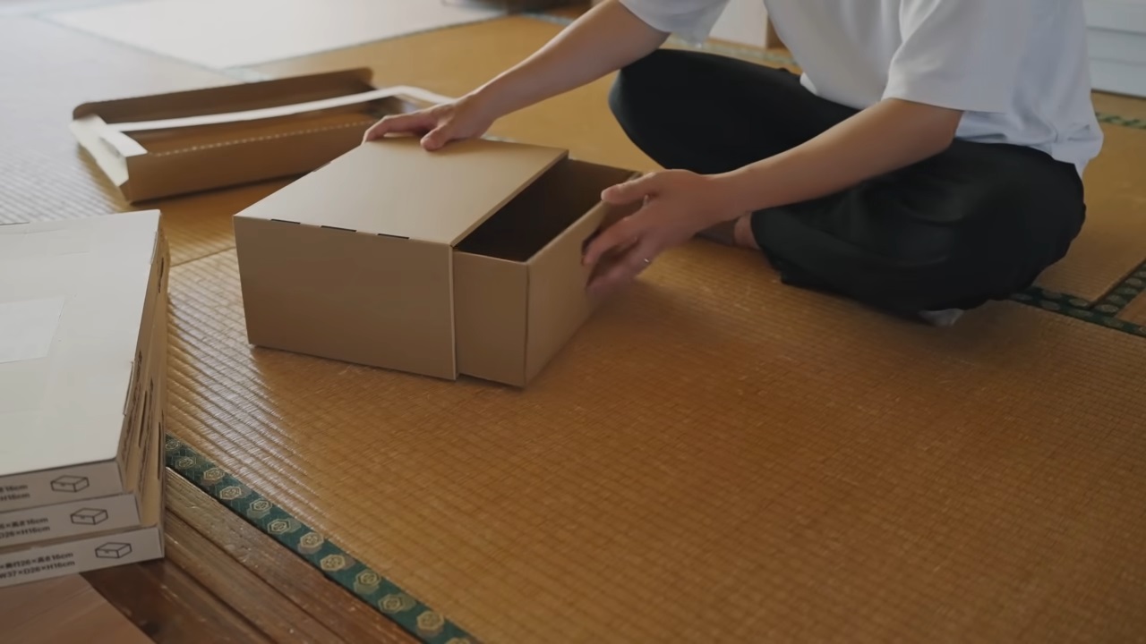 ばあちゃん家を無印良品の“ダンボールケース”で模様替えしたら……　「尊敬」古民家を生かした収納空間に「素敵にチェンジですね」（1/3） | ライフスタイル ねとらぼ