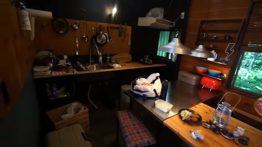 使いやすい位置に道具をセットしてあるリフォーム後のキッチン