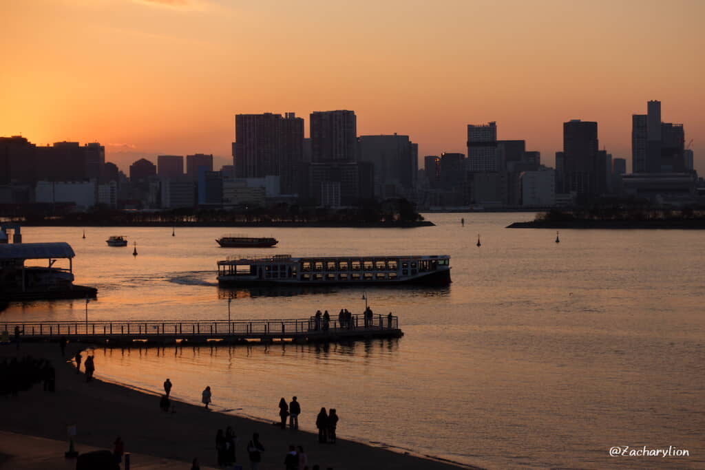 夕日に浮かぶ大都会・東京
