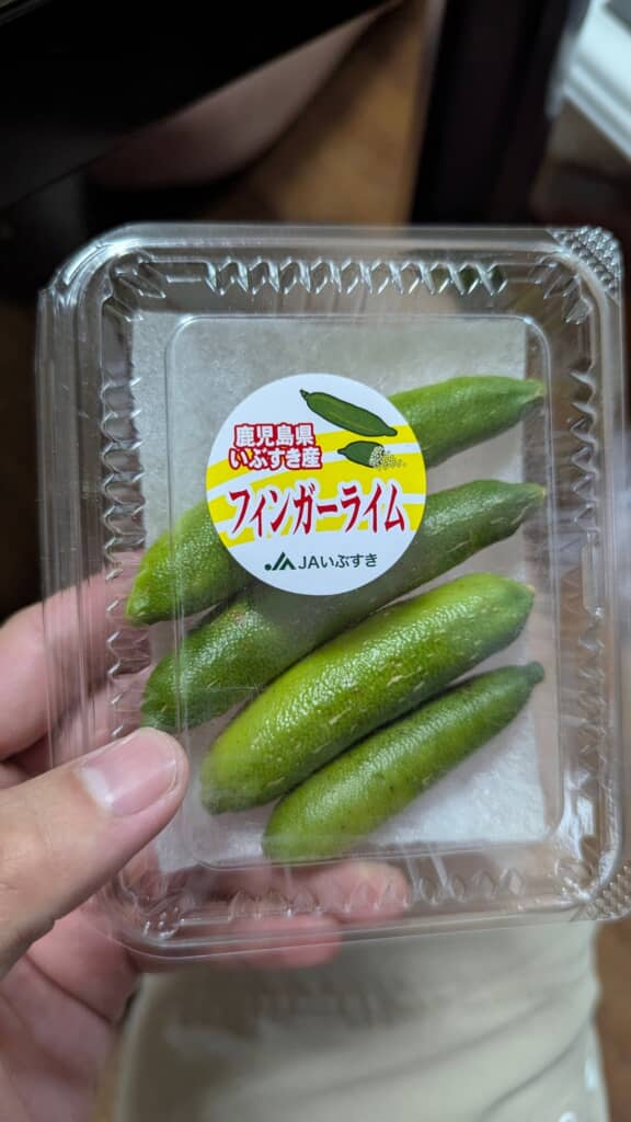 妻が買ってきたフィンガーライム