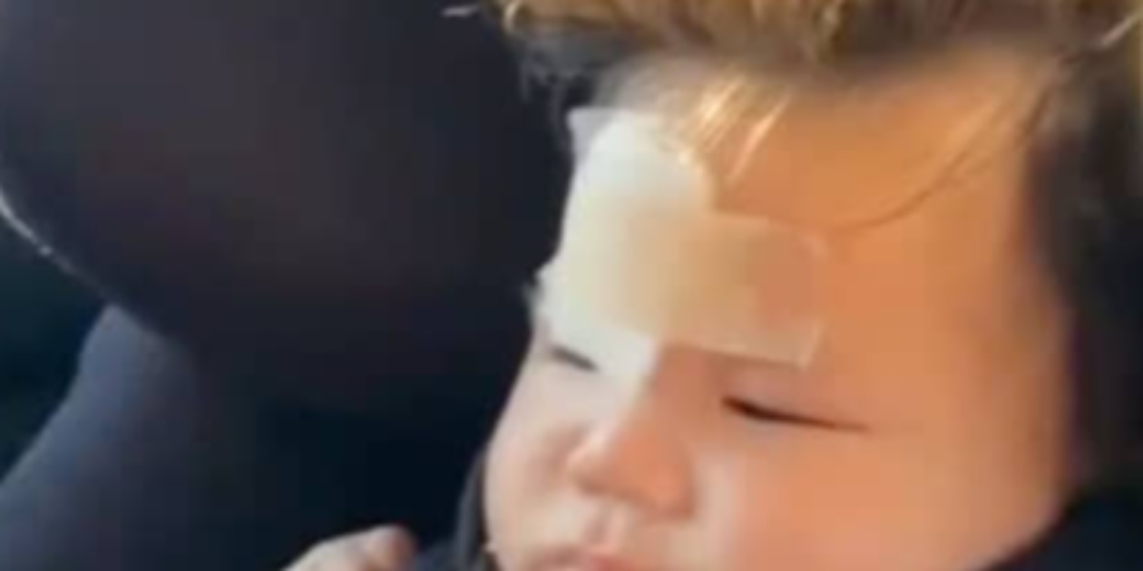 「髪染めてる？」と言われた赤ちゃん、成長するとどんどん……　驚きの変化に「なんて素敵な髪色」「目隠したら五条悟」の声（1/3） | ライフスタイル ねとらぼ