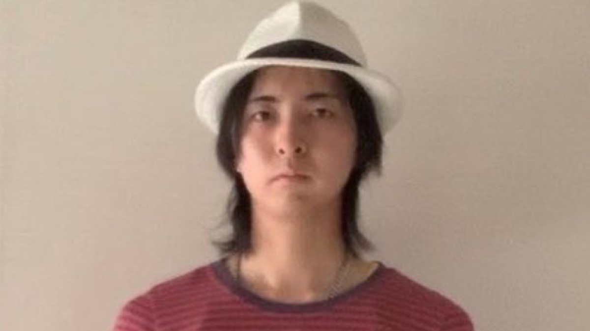 20代男性、昔の写真を見ていたら→「服のセンスが無い鬼舞辻無惨」発見　“衝撃の1枚”に「ある意味太陽の下を歩けない」「くっそおもろいw」（1/2） | ライフスタイル ねとらぼ