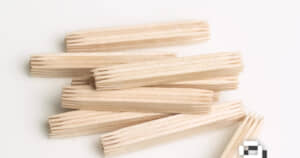 つまようじを接着してブロックにしたもの