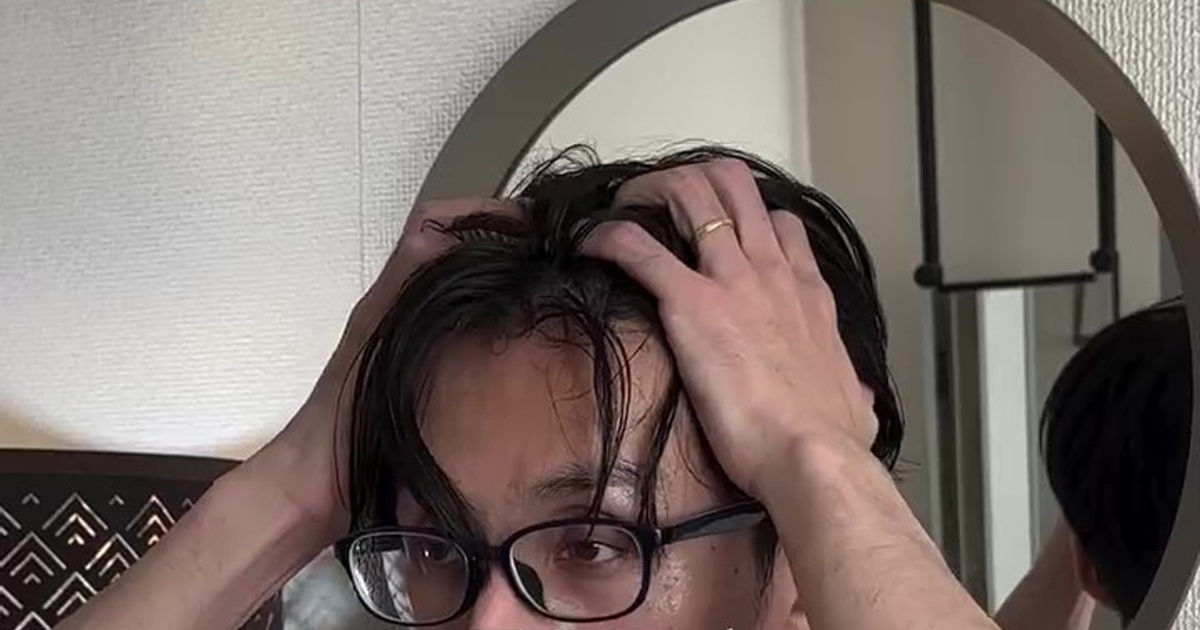 「正直タイプじゃない」と妻に言われたアラフォー夫、5年間垢抜けさせたら……　別人級の大変身に「海外のモデルさんみたい」「めちゃくちゃかっけぇ！」（1/3） | 美容 ねとらぼ