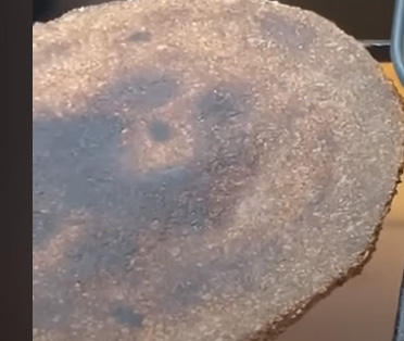 タヌキに見える鍋敷き