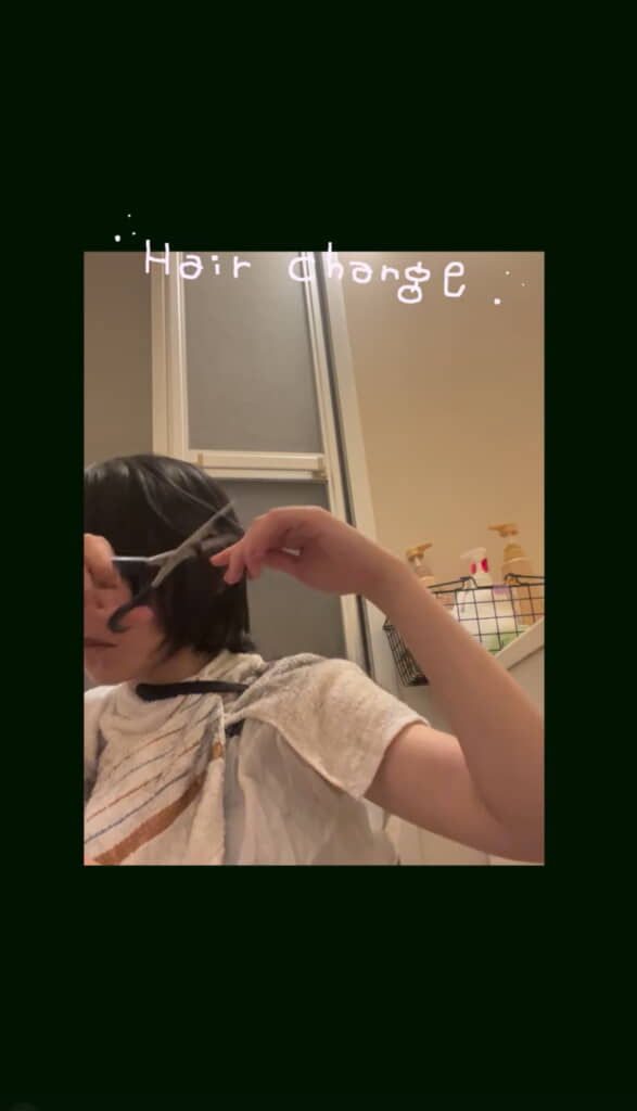 髪をカットしていく