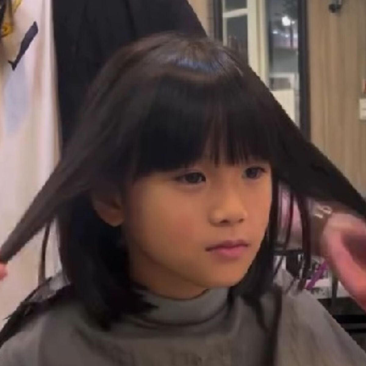 8歳少女「男の子みたいな髪形にしたい」→美容師が本気出したら……　想像以上の仕上がりに「もう王子様じゃん」【海外】 | 美容 ねとらぼ