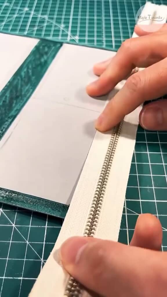 ファスナーも取り付けて……