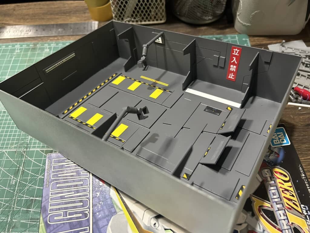 格納庫風に改造された箱単体の写真