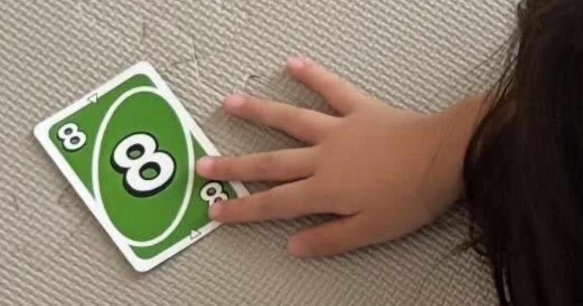 5歳娘がママとUNO→手札1枚だけ残して……「絶望感満載」 まさかの反応に「よくがんばった」「分かる!」(1/2) | 育児 ねとらぼ