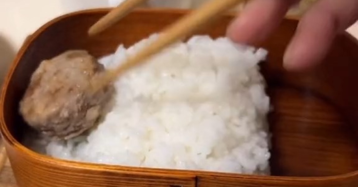 ママが反抗期の中1娘に作った“おふざけ弁当”に320万再生の悲鳴と爆笑　「面白すぎる」「ひえええええ！！」（1/2） | グルメ ねとらぼ