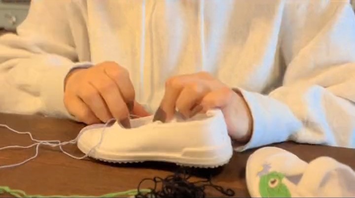 もう片方の上履きにもデコレーション