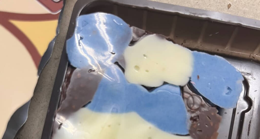 「ちいかわ キャラパキ チョコレート」を開けたら……（画像提供：ちぃままさん／@chiimama_family_essei）