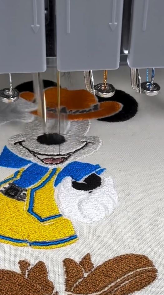 ミシンで刺しゅうする