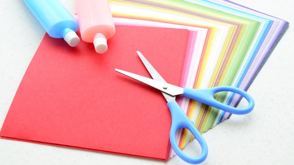 娘が折り紙で→3歳のめいの誕生日にせっせと作ったのは……　“まさかの作品”に「うわぁぁぁあ」「魔法が降り注ぎそう」（1/2） | ライフスタイル ねとらぼ