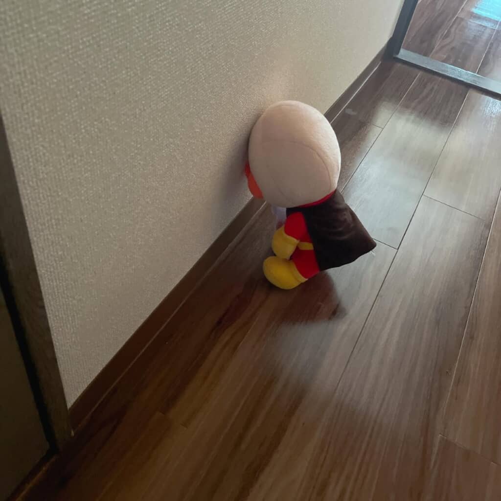 アンパンマンがうなだれている……！