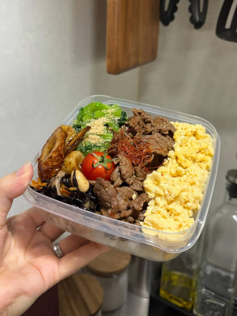 ボリュームたっぷりなお弁当