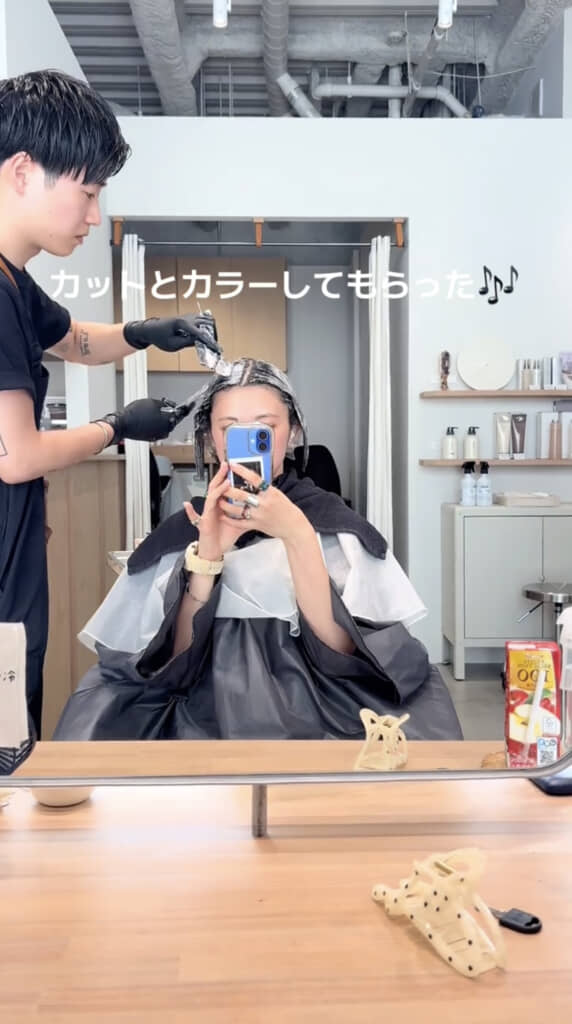 思い切ってカット＆カラーをして……