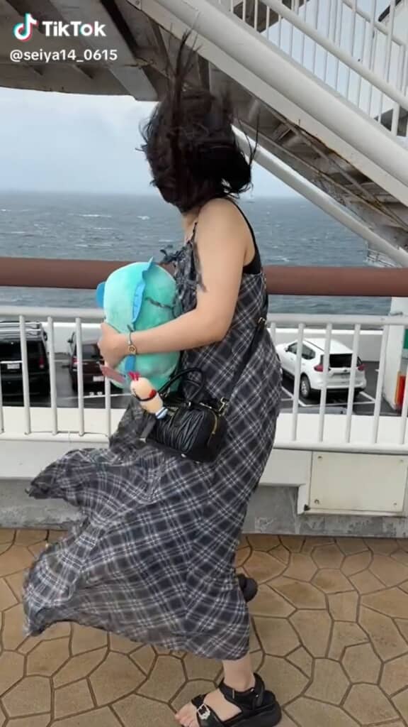 実はカメラ目線です