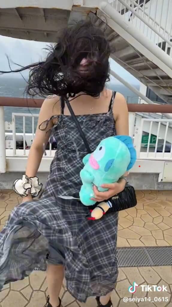 心配そうなハンギョドン