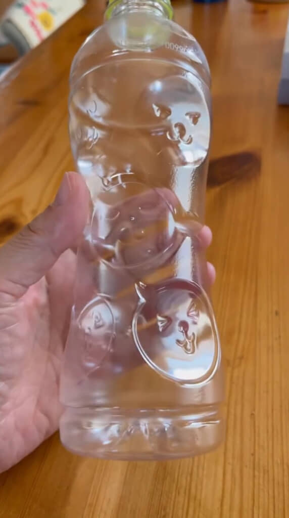ペットボトル本体にかわいい加工が……！