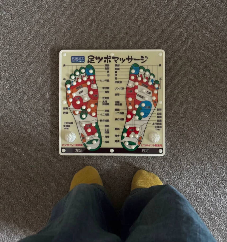 旅館の大浴場でよく見る足ツボマット