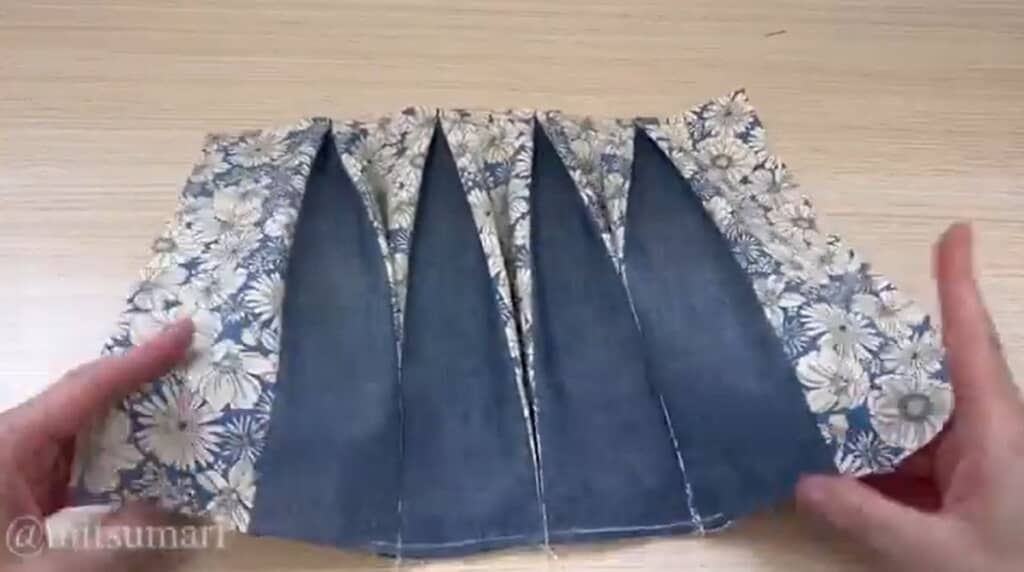 上下にタックを作ります