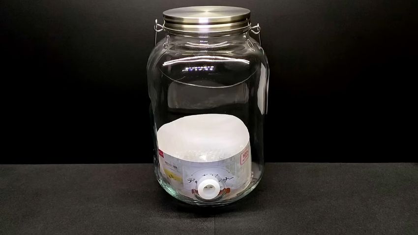 ダイソーの「ドリンクディスペンサー」